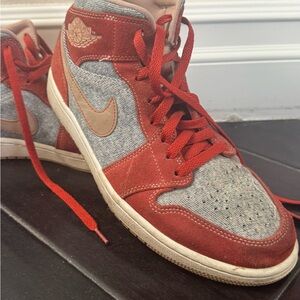Nike Air Jordan 1 Mid SE "Denim Red"